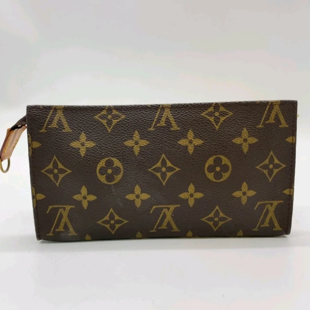 Louis Vuitton  Monogram Pouch With Box - Picture 6 of 13